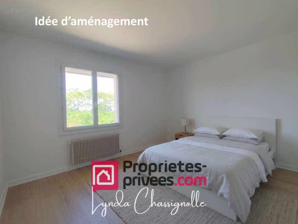 Maison entièrement rénovée à Saint Symphorien de Lay  - Grand garage double - - photo 11