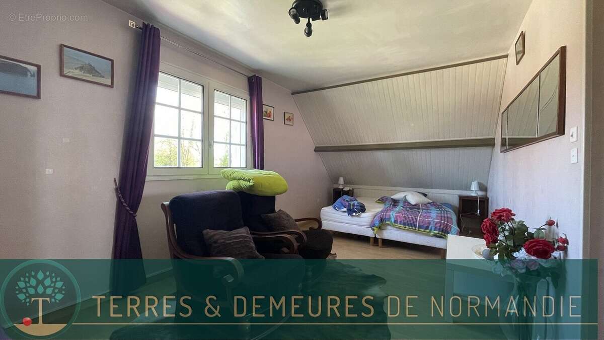 Maison à GREGES
