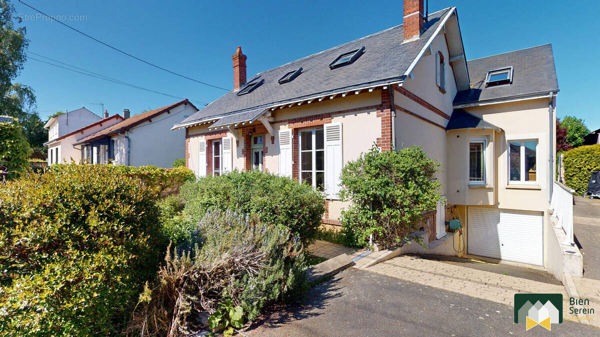 Façade - Maison à LEVES