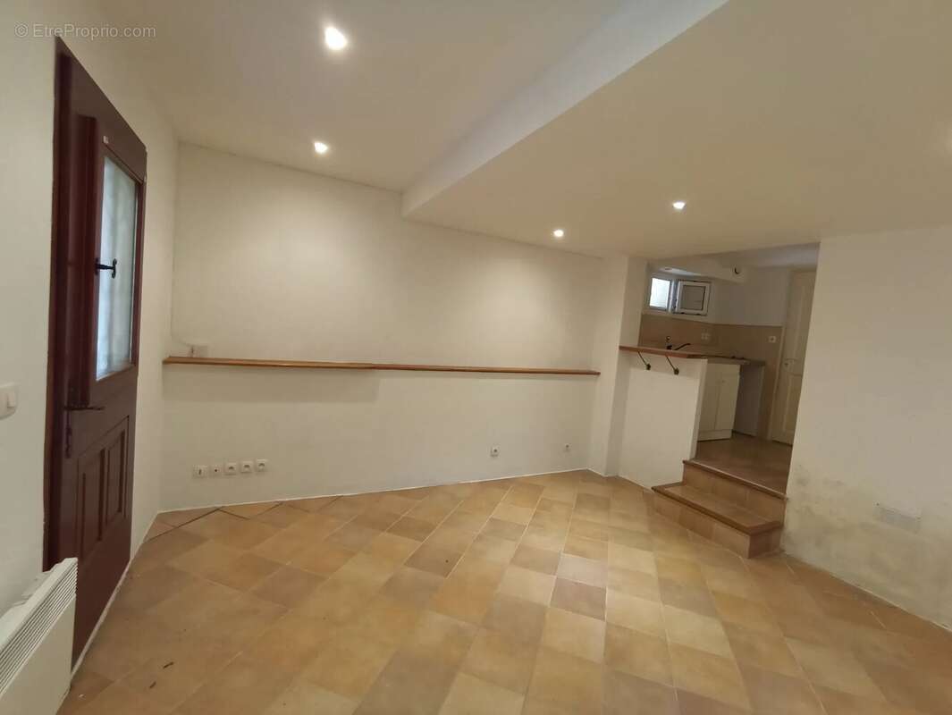 Appartement à SAINT-LAURENT-DU-VAR