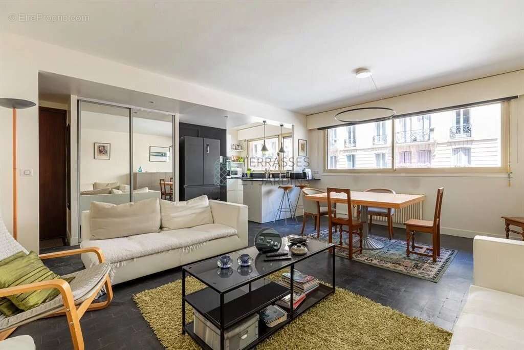 Appartement à PARIS-17E