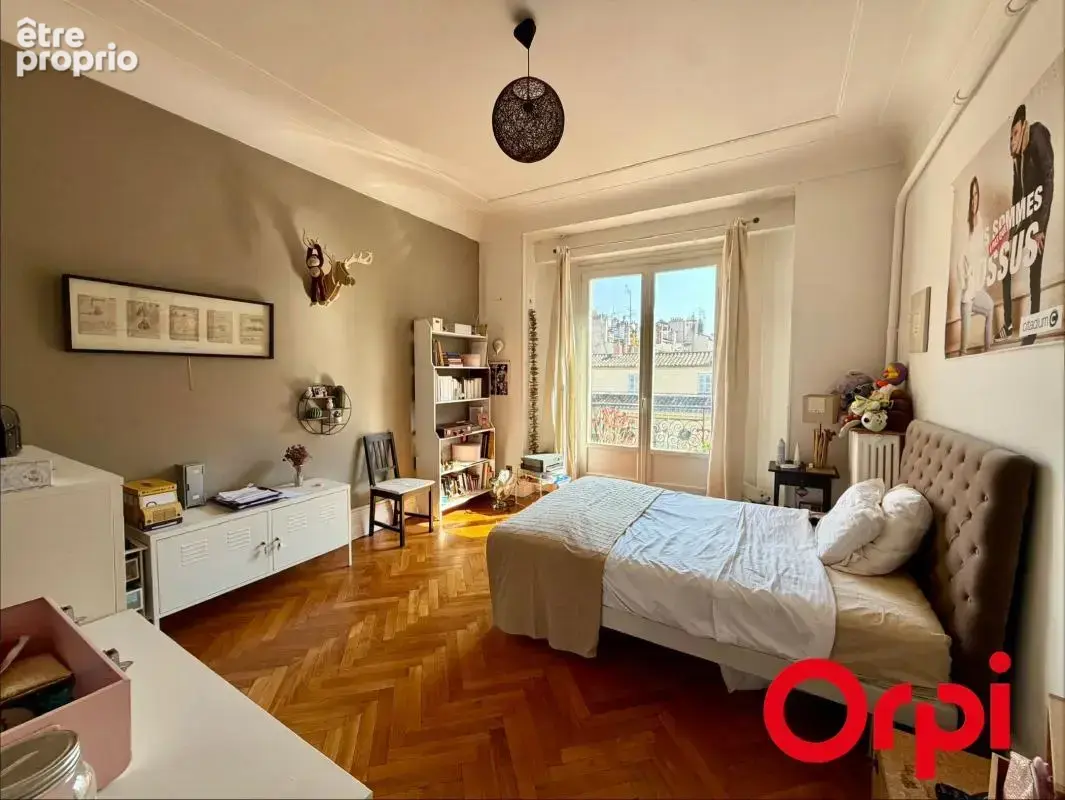 Appartement T4/5 lumineux de 122m² avec balcon et stationnement 13001 - photo 9