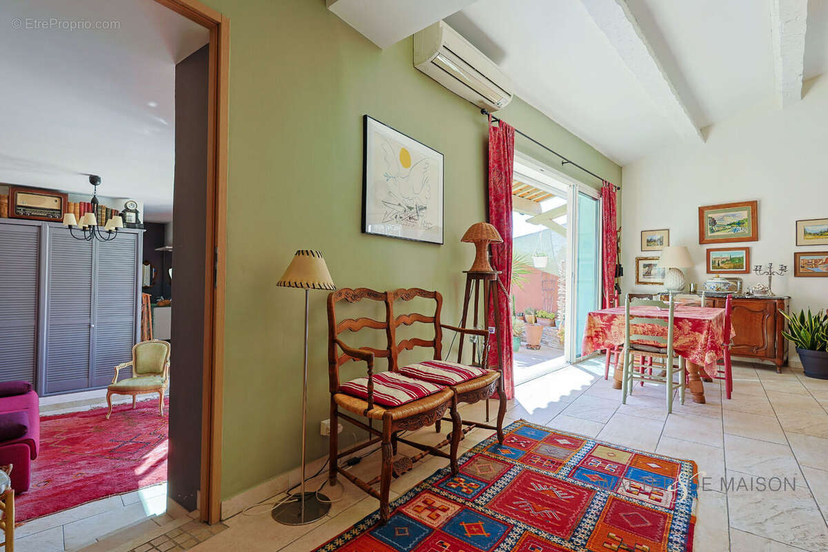 Appartement à LA CADIERE-D&#039;AZUR