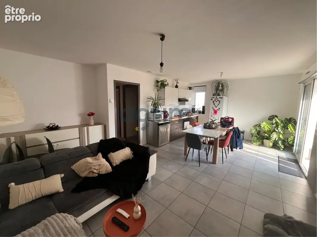 Nieul-le-Dolent   Ensemble immobilier composé de deux logements. - photo 7