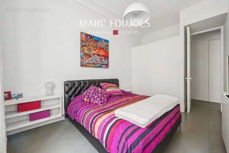 Appartement à PARIS-8E