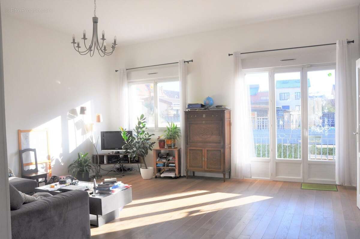 Appartement à NEUILLY-PLAISANCE