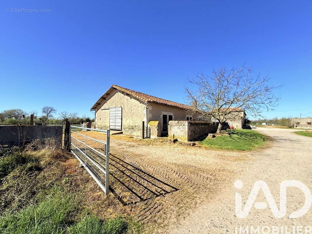 Photo 5 - Maison à SAULGE