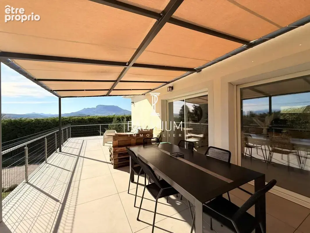 Superbe villa contemporaine dans le village de Claret - photo 14