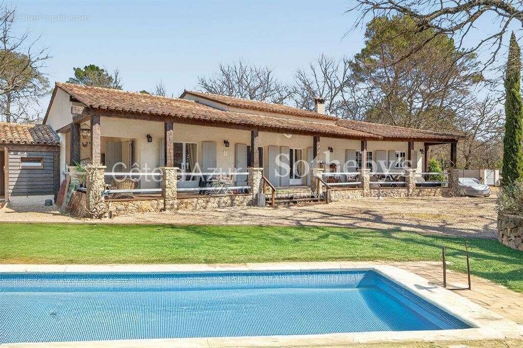 Maison à TOURRETTES