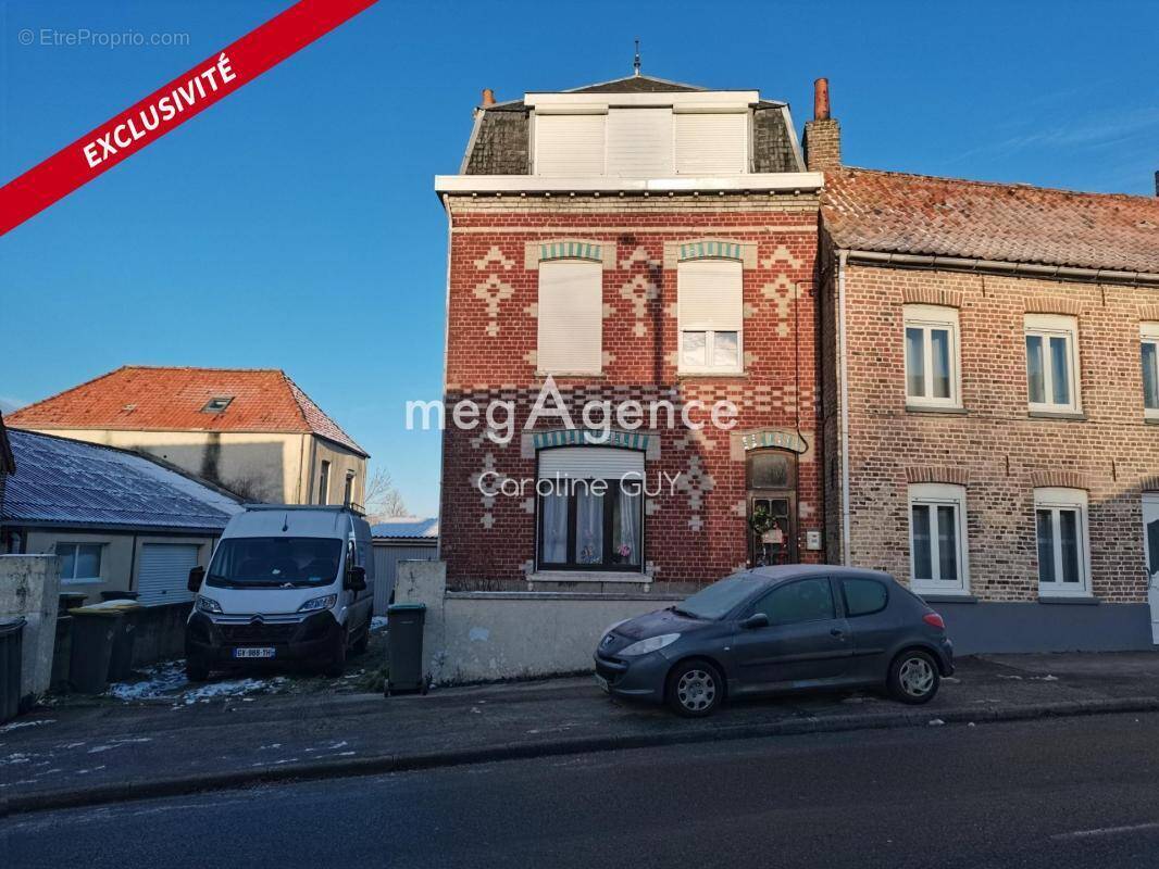 Maison à SAINT-MOMELIN