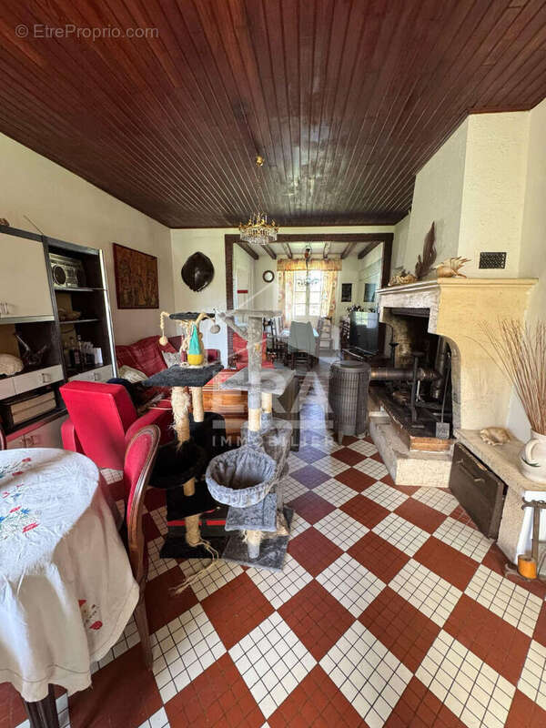 Maison à MONTPON-MENESTEROL