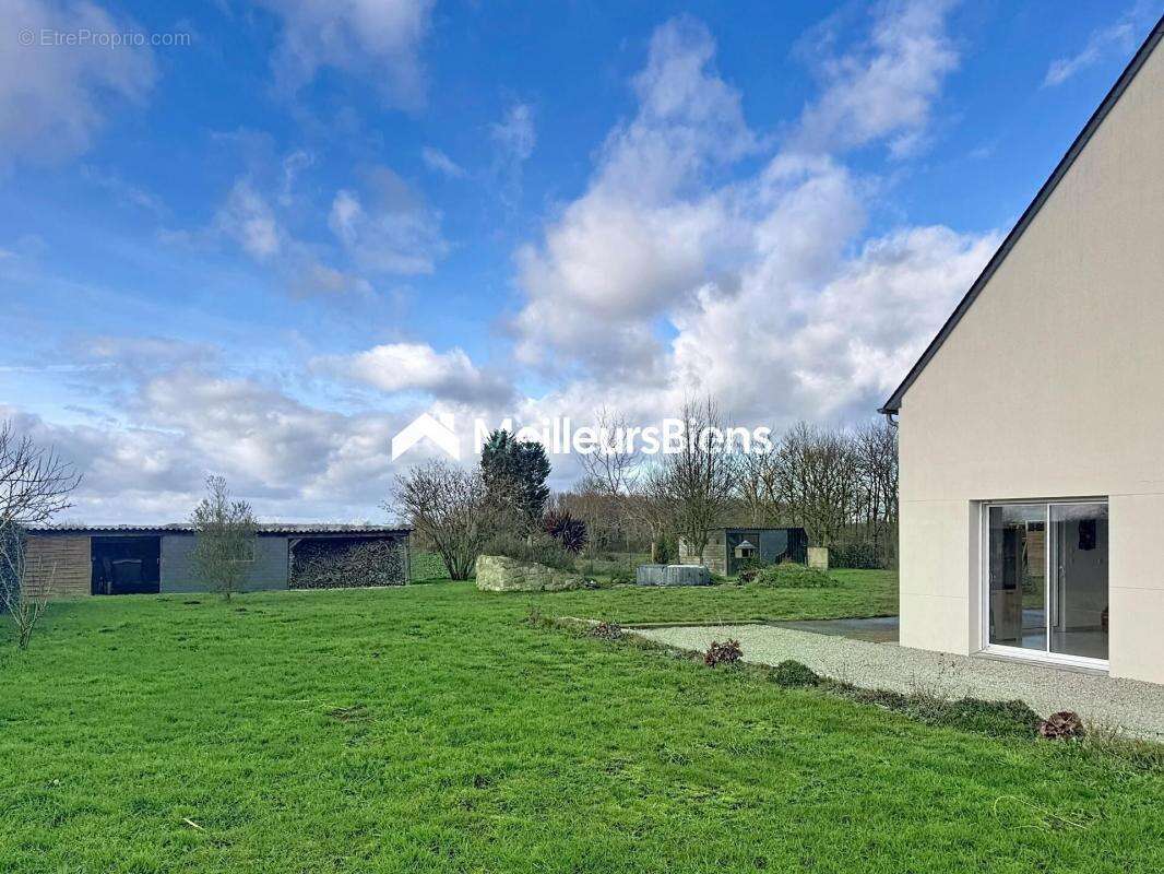 Maison à MEGRIT