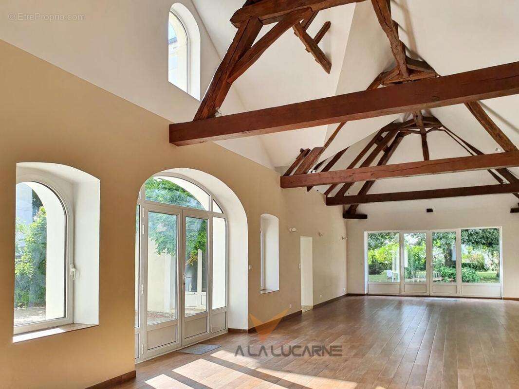 Maison 256 m² à Joue-Les-Tours  - photo 3