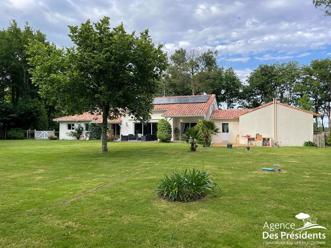 Maison à TALMONT-SAINT-HILAIRE