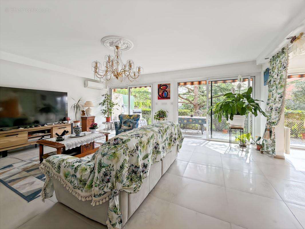 Appartement à FREJUS