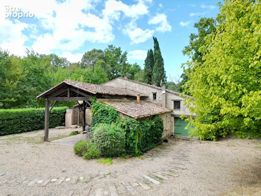 Ferme du 17ème siècle avec accès à la rivière - photo 16