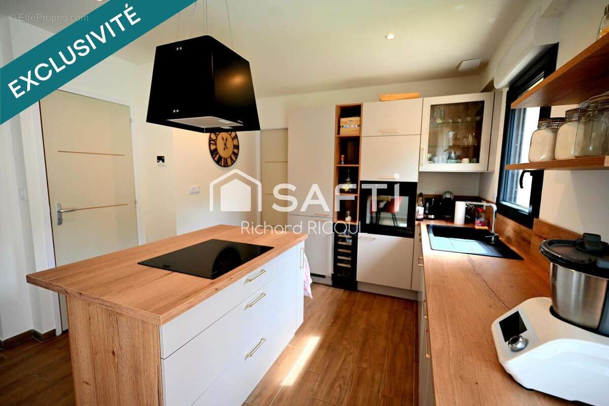 Maison 92 m² à Goustranville  - photo 9