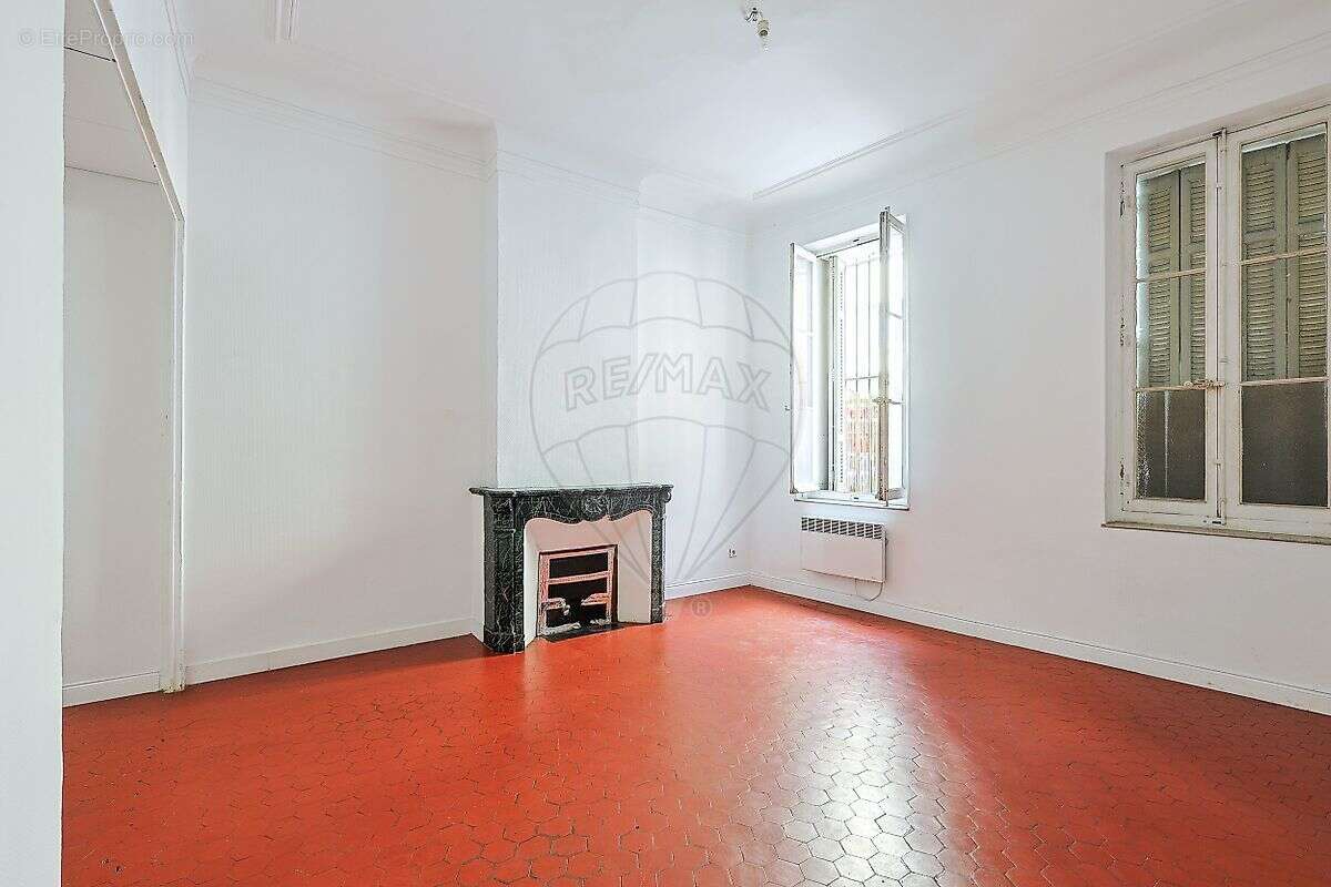 Appartement à MARSEILLE-4E