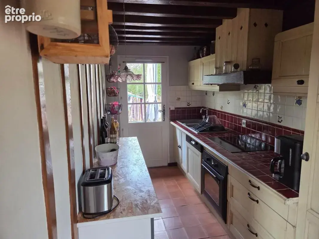 Maison de charme de 100 M2, 5 pièces 3 chambres avec une piscine et annexe sur un terrain de 4700 M2 à BONNEVILLE LA LOUVET (14) - photo 13