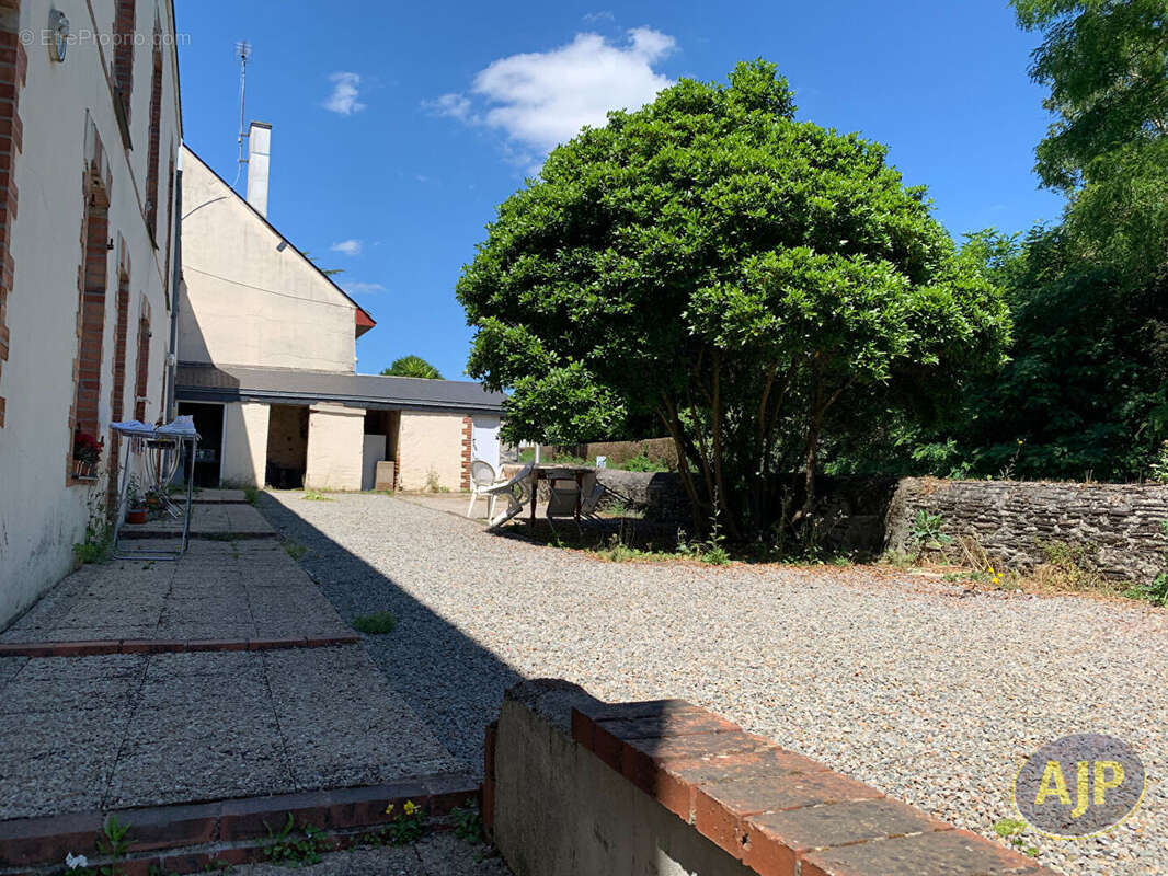 Appartement à SEGRE