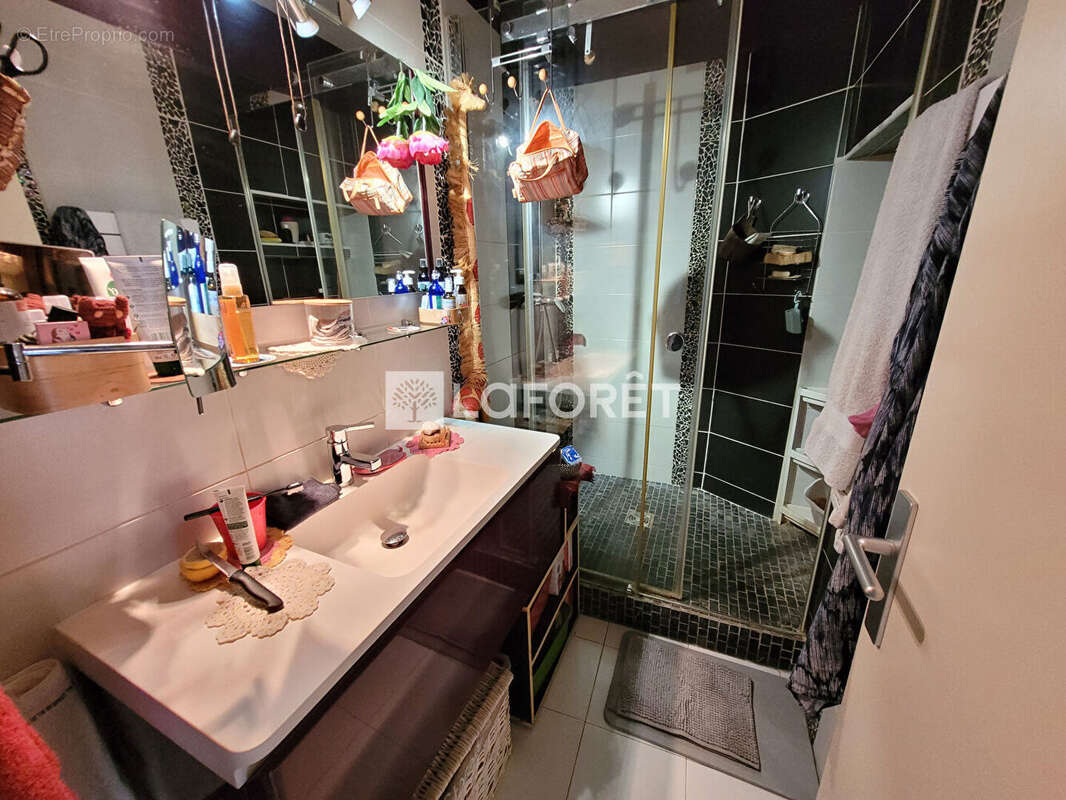 Appartement T3 avec terrasse - photo 7