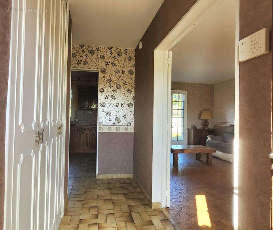 Maison à LONGUEIL-SAINTE-MARIE