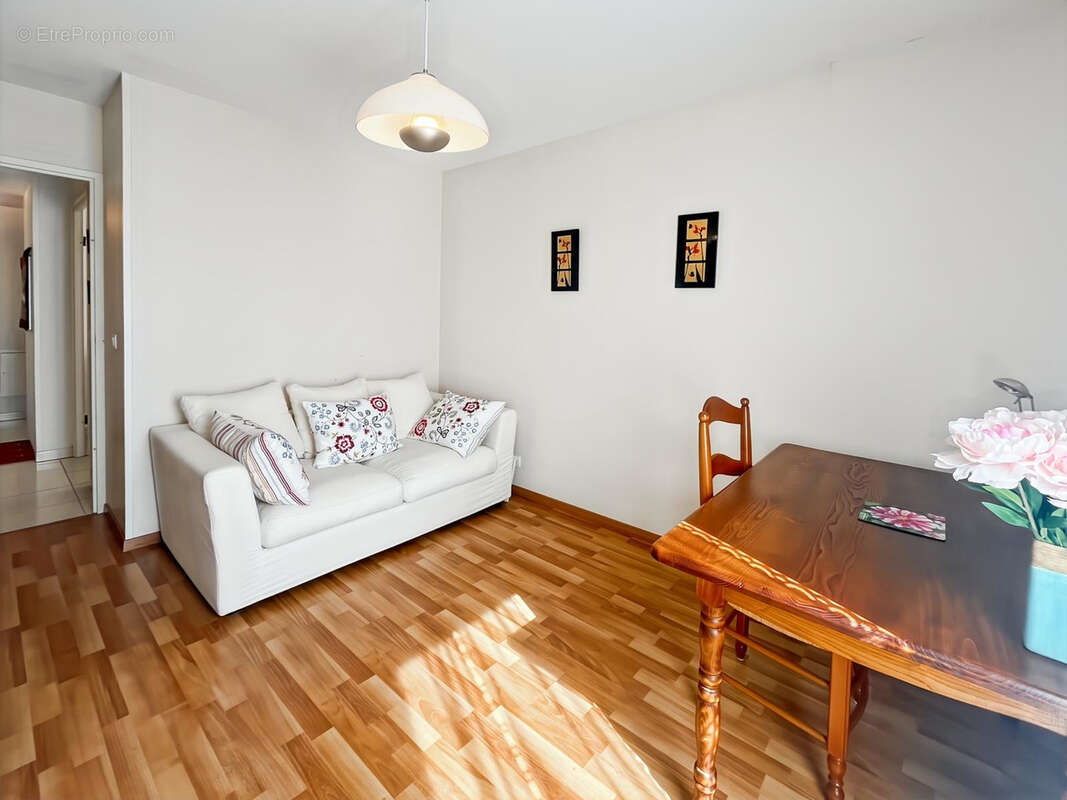 Appartement à PAREMPUYRE