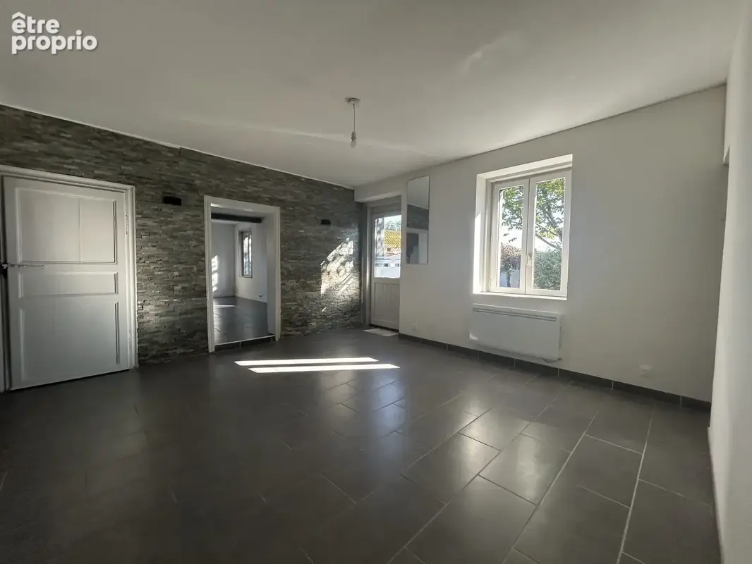 Longère semi individuelle développant 82,26m2 et bâtie sur 243m2 de terrain !! - photo 4