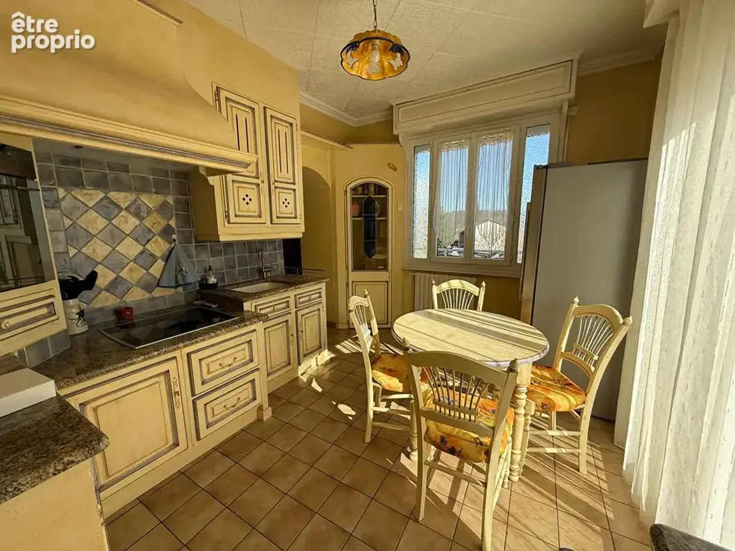 Le charme d'une maison familiale avec 147 m² et un bel extérieur - photo 8