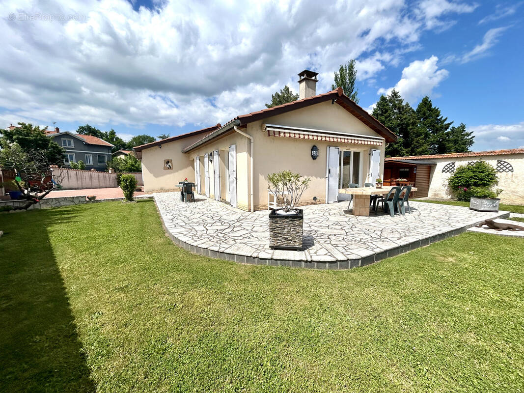 Maison à SURY-LE-COMTAL