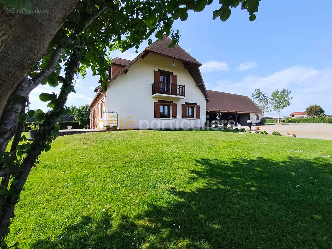Maison à MEZIDON-CANON