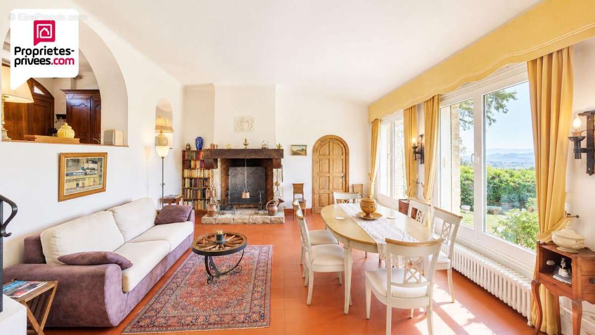 Maison à SAINT-CEZAIRE-SUR-SIAGNE