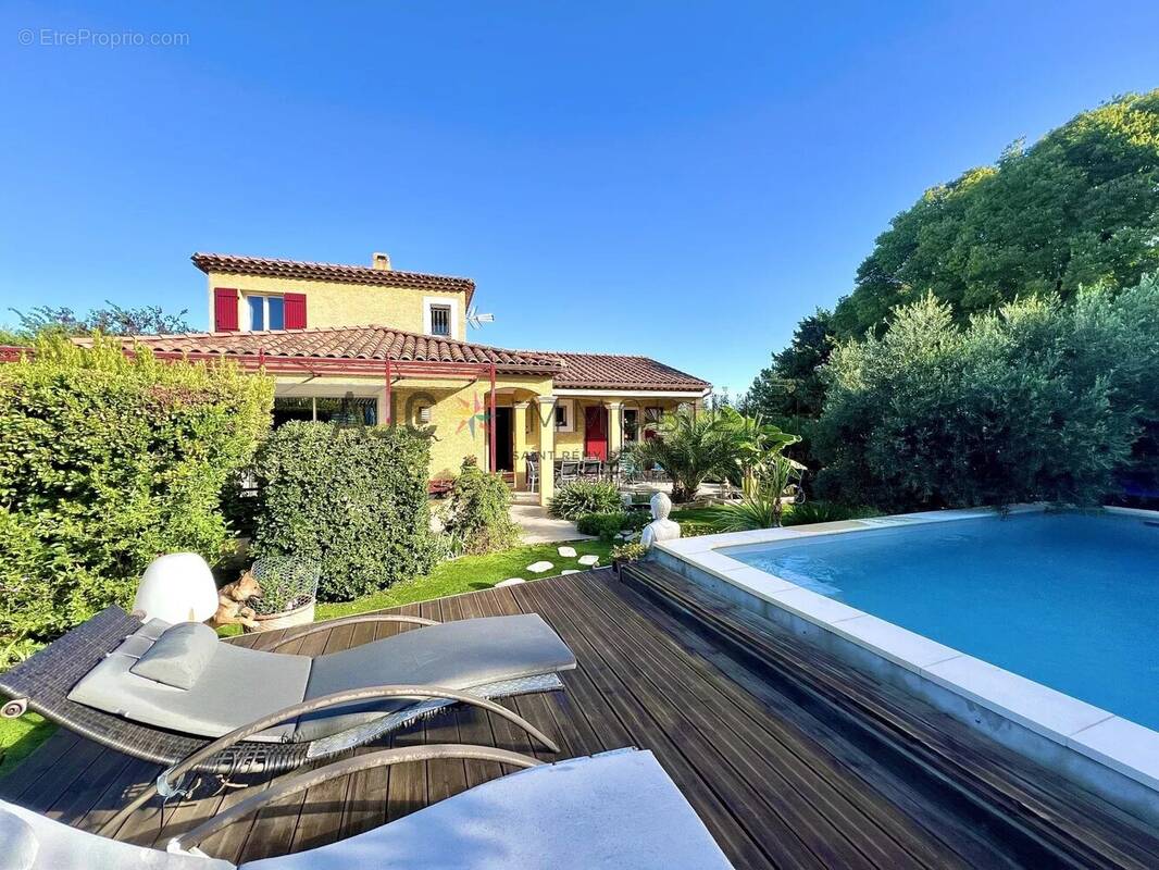 Maison à SAINT-ETIENNE-DU-GRES