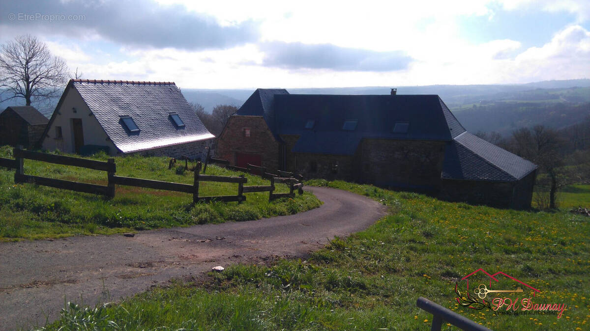 Maison à CLAIRVAUX-D&#039;AVEYRON