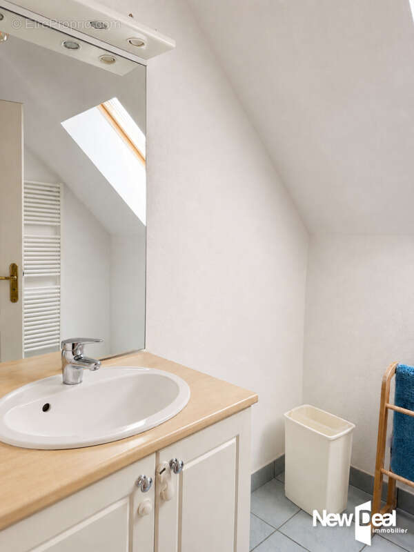 Exclusivite vallon du jour, maison de type 6 de 190 m2  habitables avec piscine edifiee sur 1159 m2 en impasse - photo 19