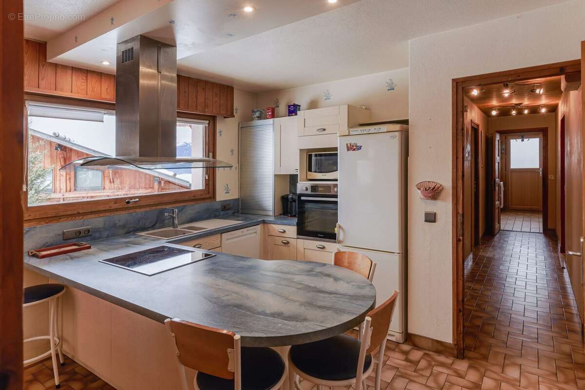 Appartement 103 m² à Demi-Quartier  - photo 4