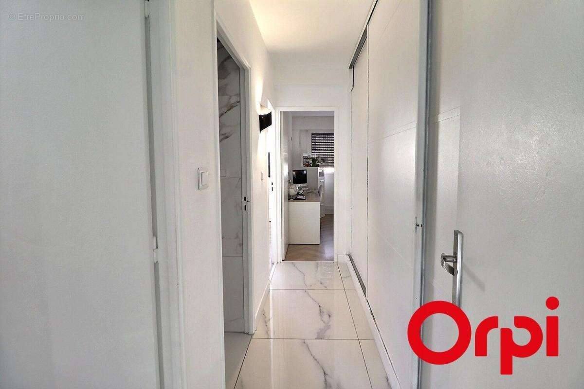 Appartement à MARSEILLE-2E
