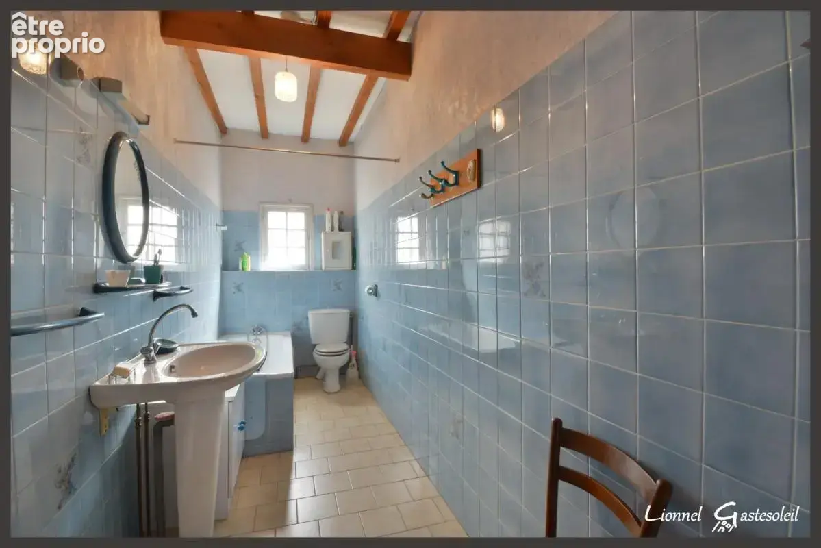 Maison de ville à vendre à rénover 2 chambres avec cour et petite dépendance à SAINTE FOY LA GRANDE (33) - photo 8