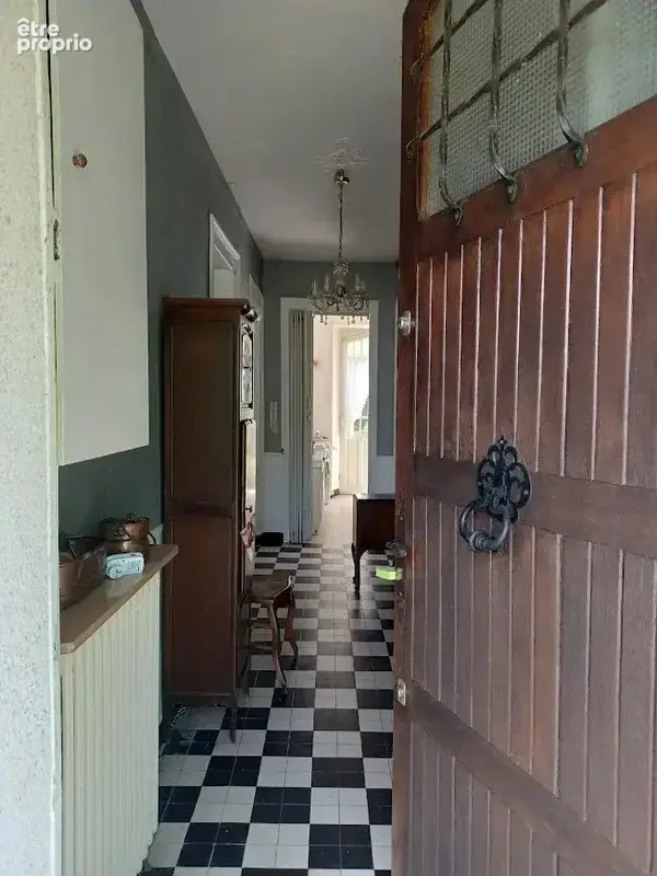 A vendre dans l'Indre, une belle villa avec gîte et jardin. - photo 5