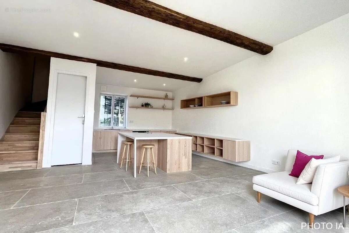 Photo 2 - Appartement à LA TOUR-DE-SALVAGNY