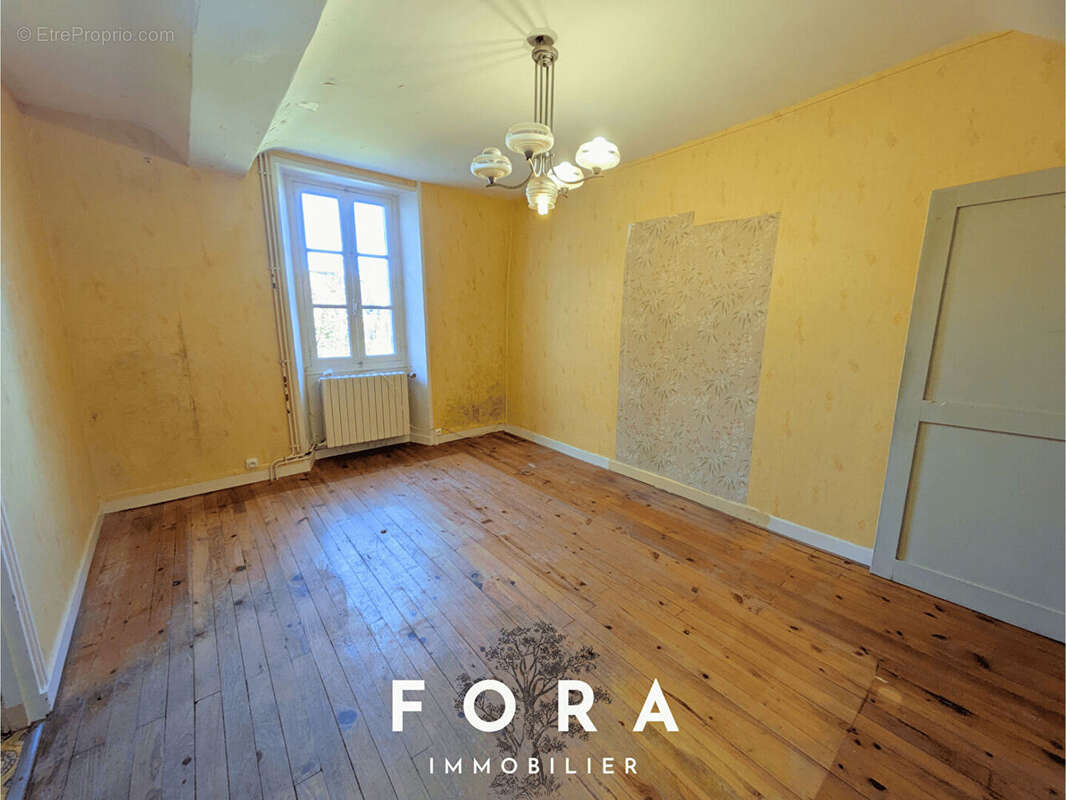 Maison à PONT-D'OUILLY