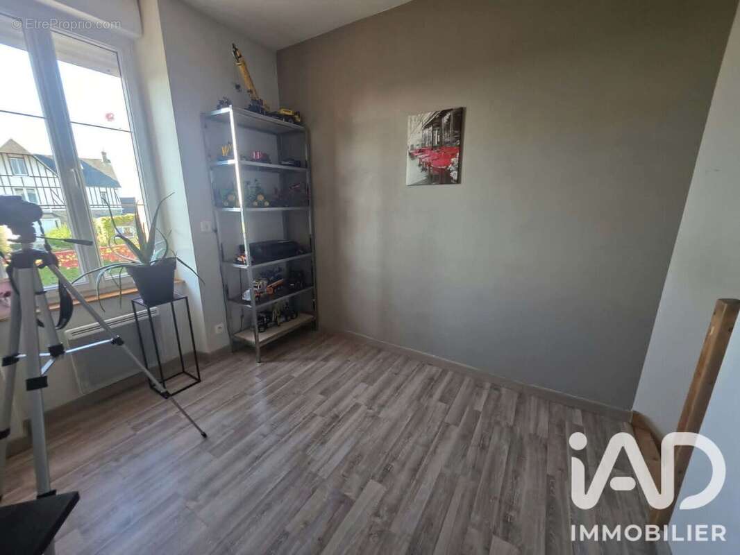 Photo 8