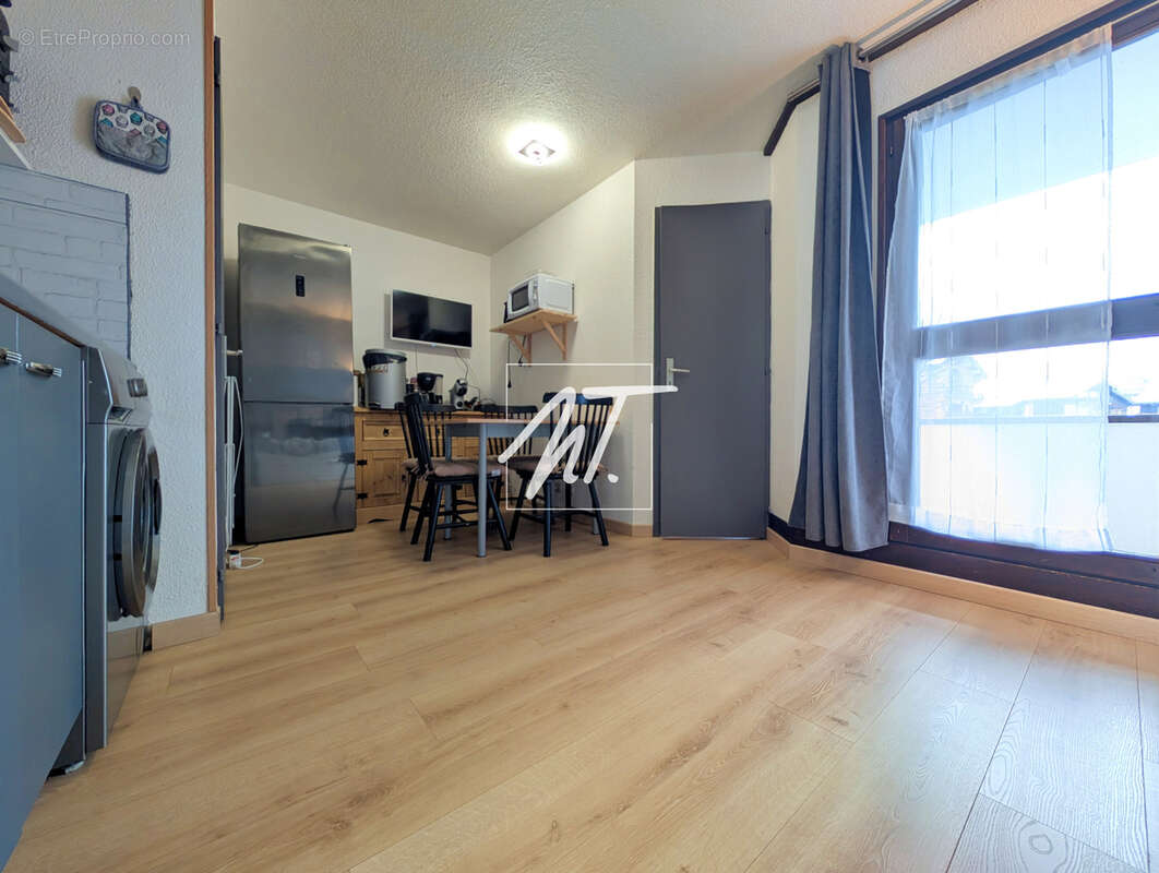 Appartement à MORILLON