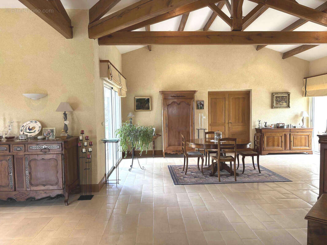 Maison à LIGUGE