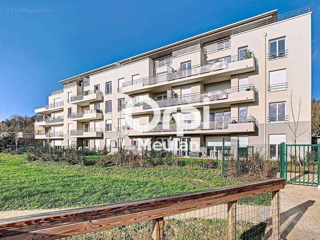 Appartement à HARDRICOURT
