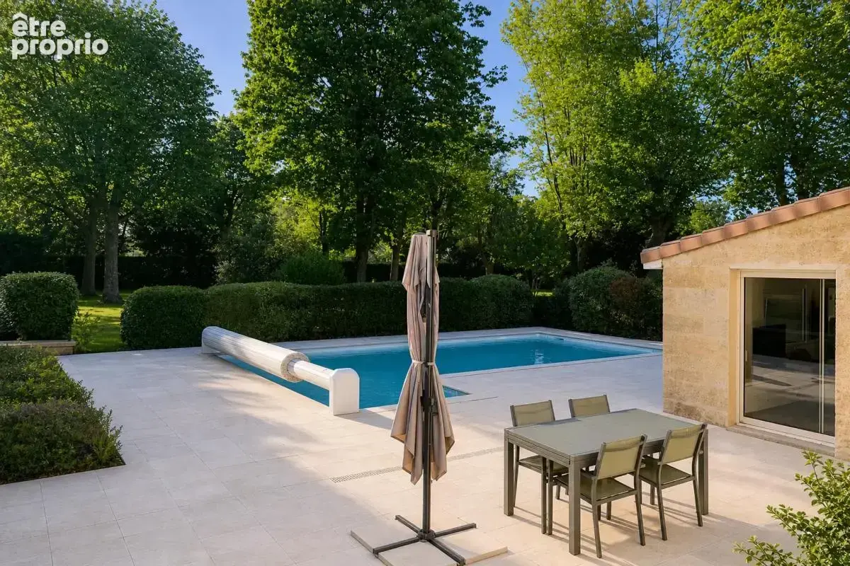 Maison en pierre 11 pièces à Ambarès-et-Lagrave - photo 2