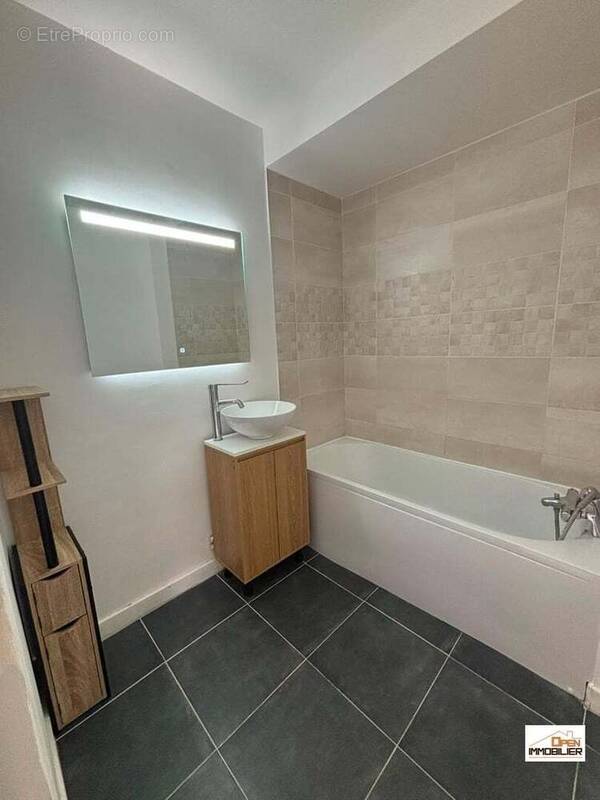 Appartement 72 m² à Limoges  - photo 1