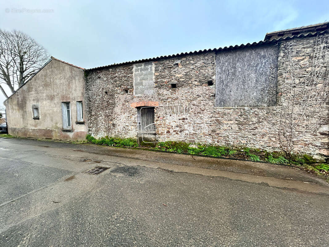 Maison à LE LOROUX-BOTTEREAU