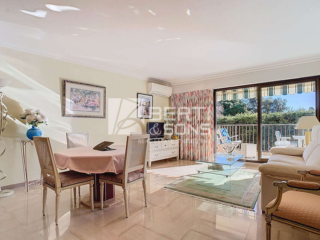 Appartement à MANDELIEU-LA-NAPOULE