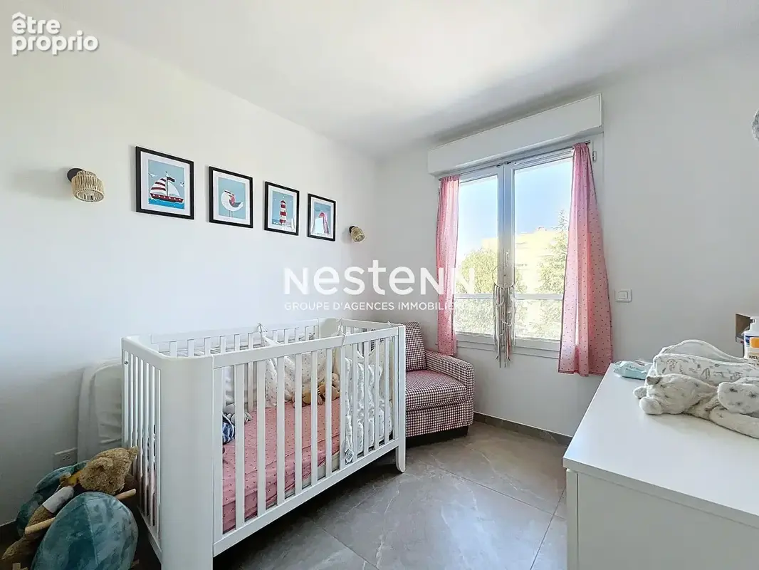 Golfe Juan - 4P - 95m2 - Secteur COURCETTES - Terrasse - Garage - Piscine - Dernier étage - Refait à neuf - Sud - photo 9